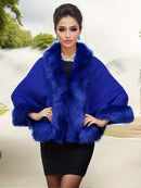 Poncho Elegante Plus Size com Acabamento em Pele Sintética – Azul Macio