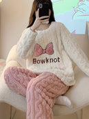 Pijama Feminino de Lã Jacquard com Estampa de Laços – Quentinho e Confortável