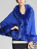 Poncho Elegante Plus Size com Acabamento em Pele Sintética – Azul Macio