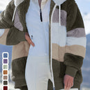 Casaco Feminino Peluciado com Capuz – Azul e Bege em Blocos de Cor