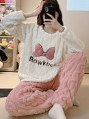 Pijama Feminino de Lã Jacquard com Estampa de Laços – Quentinho e Confortável