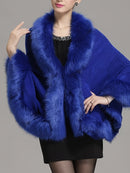 Poncho Elegante Plus Size com Acabamento em Pele Sintética – Azul Macio