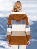 Casaco Feminino Peluciado com Capuz – Azul e Bege em Blocos de Cor