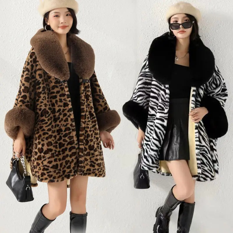 Sobretudo Feminino Inverno Estampa Leopardo com Gola Alta e Mangas Morcego