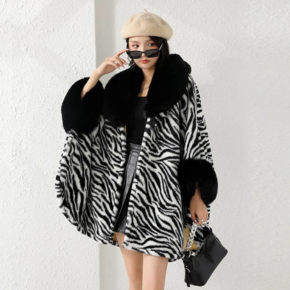Sobretudo Feminino Inverno Estampa Leopardo com Gola Alta e Mangas Morcego