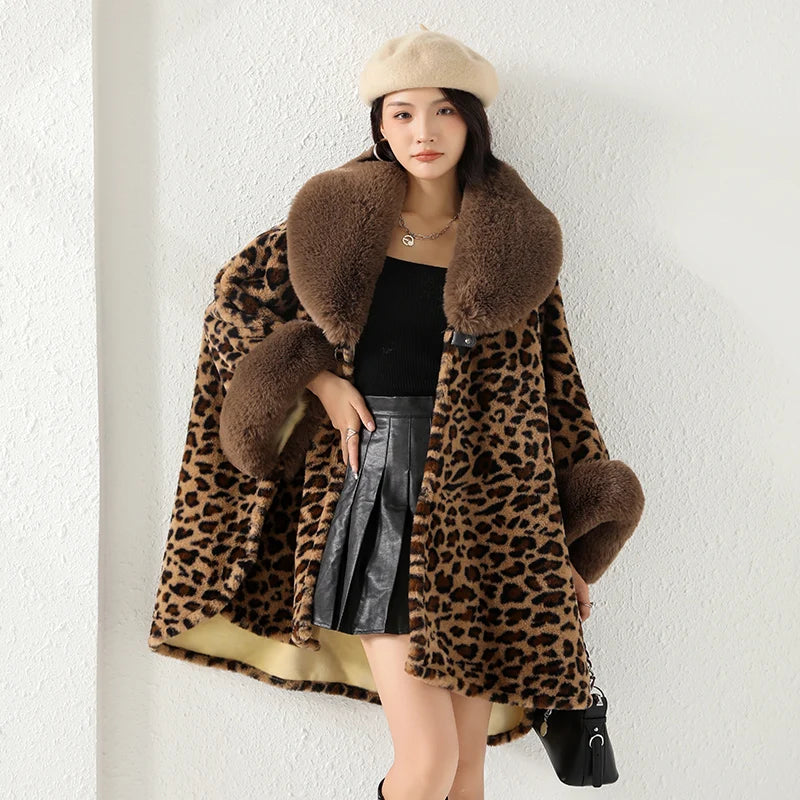 Sobretudo Feminino Inverno Estampa Leopardo com Gola Alta e Mangas Morcego