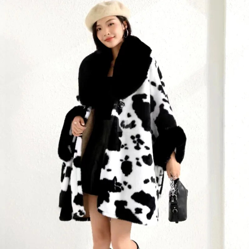 Sobretudo Feminino Inverno Estampa Leopardo com Gola Alta e Mangas Morcego