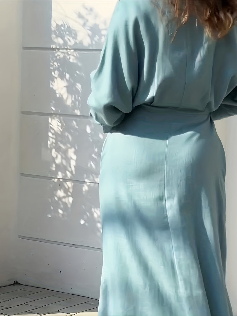 Vestido Feminino com Decote em V, Fenda e Bolsos – Elegância e Conforto para a Meia-Estação