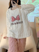 Pijama Feminino de Lã Jacquard com Estampa de Laços – Quentinho e Confortável